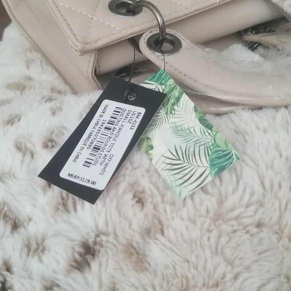 Badgley Mischka Quilted Handbag/Crossbody ♥️HOST PICK♥️ 10/19/23 NWT 8"x6.5"x4" - Picture 12 of 12